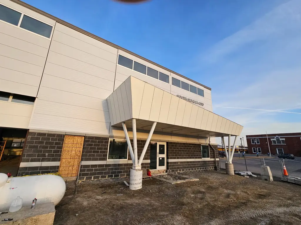 South Seneca Central School District – PanelPlate Standard roof edge